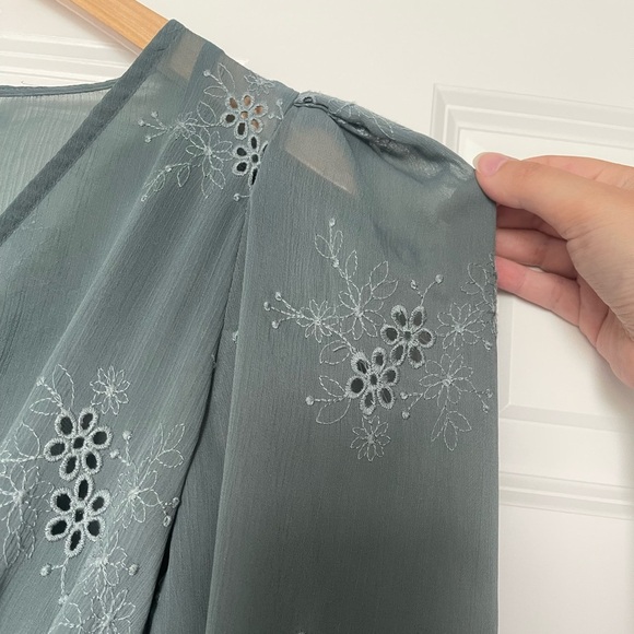 ASTR the Label | Sage Eyelet Balloon Sheer Sleeve Blouse Whimsigoth Fairy Boho - Picture 6 of 6